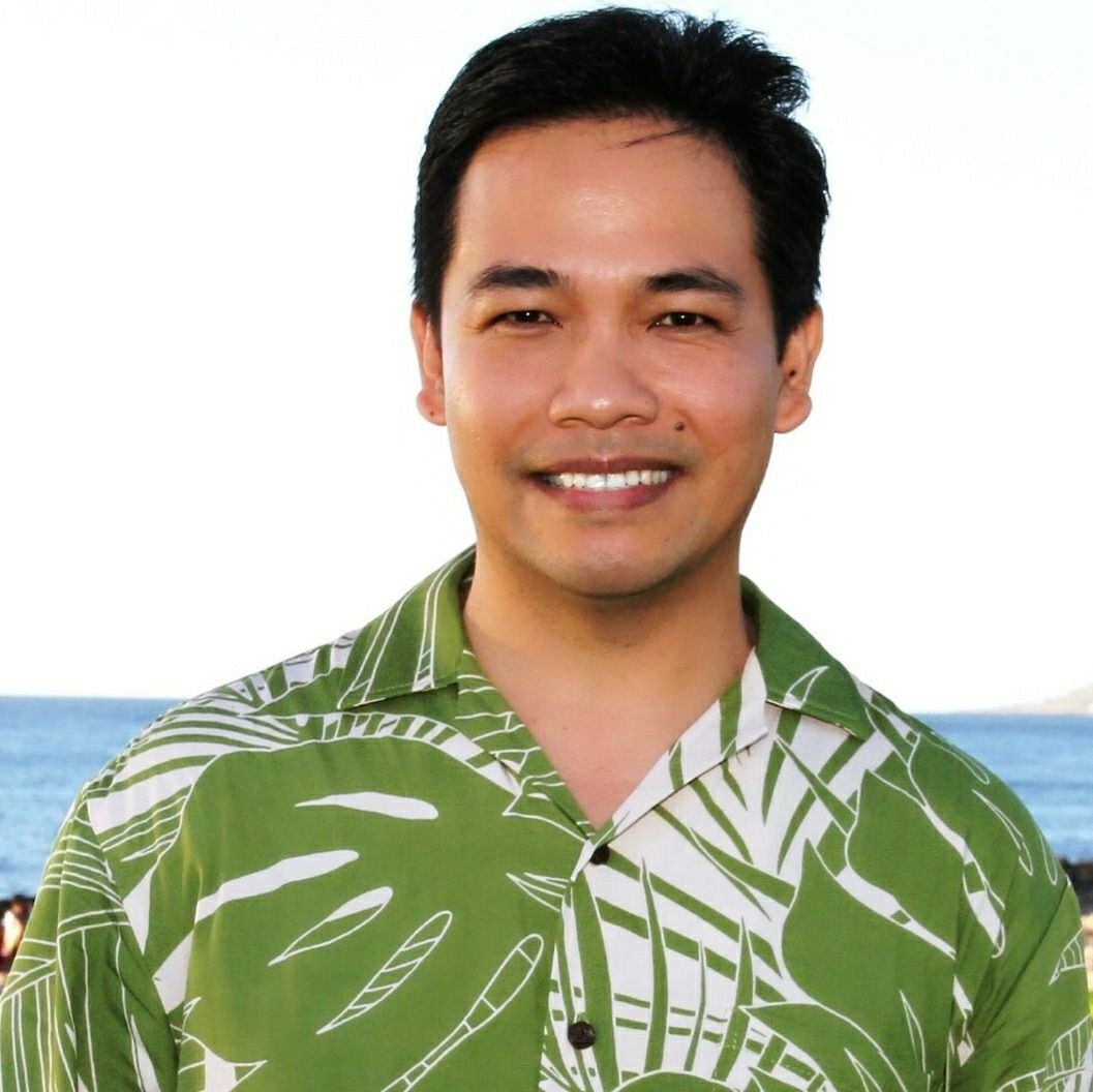 Eric Barsatan Headshot